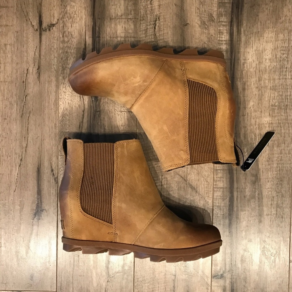 NEW! Joan of Arctic Wedge ii Chelsea